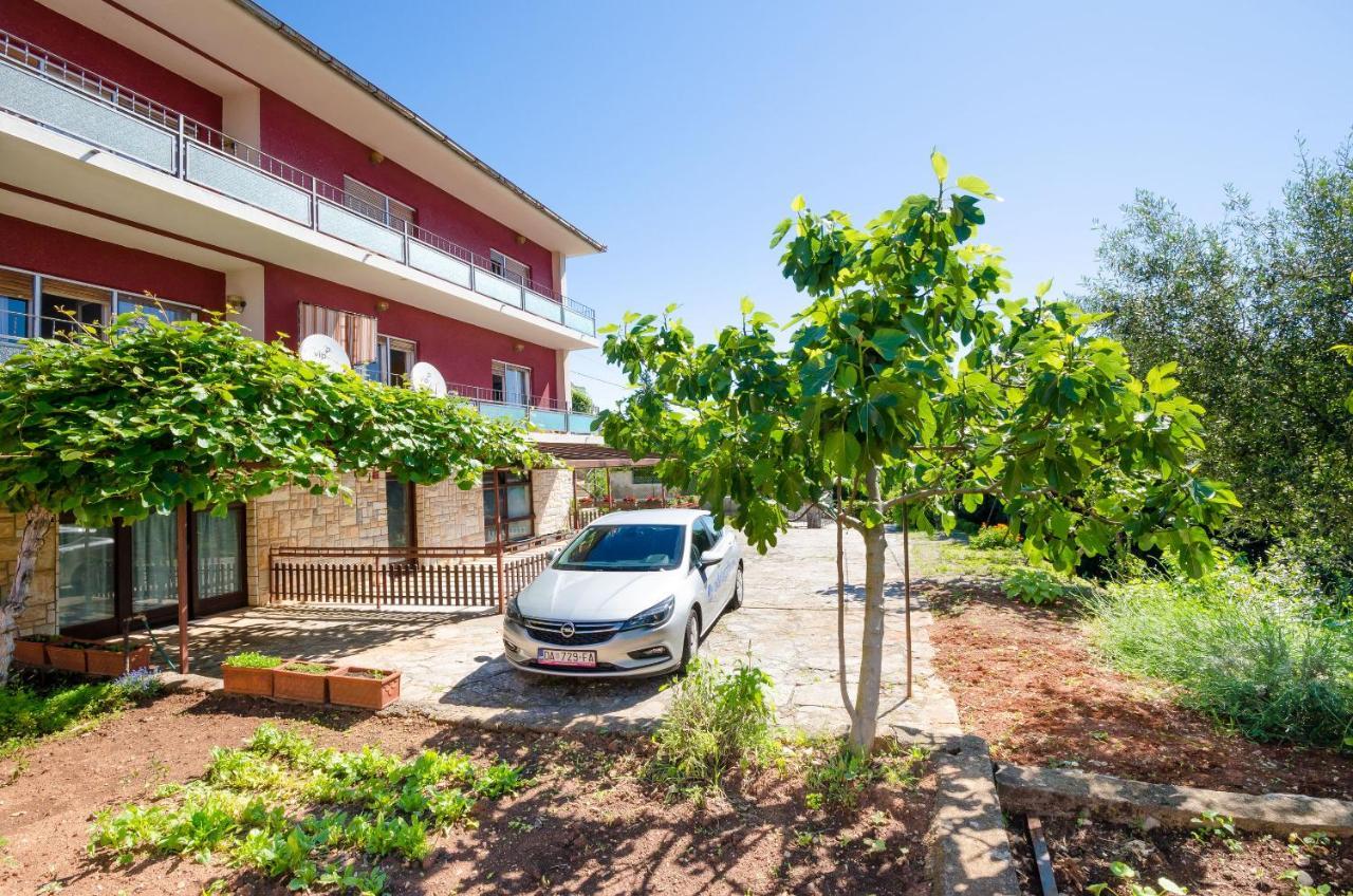 Apartments Mladen Jelica Ičići Exterior foto